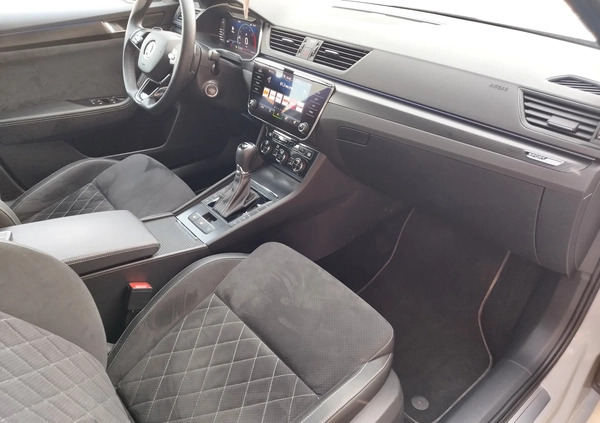 Skoda Superb cena 135000 przebieg: 147000, rok produkcji 2022 z Orneta małe 704